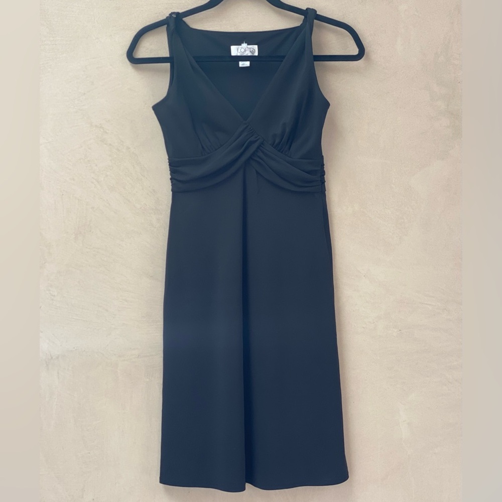 Anna Taylor LOFT Women's Size 0P Black Sleeveless Pullover Sheath Dress.